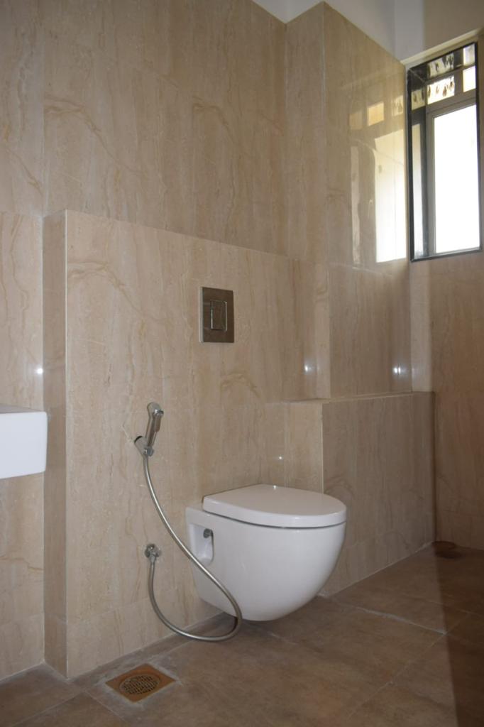 3 BHK Semi Furnished in Mittal Aristo , Parel